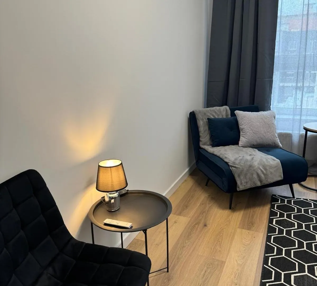 شقة Grey Apartament 2 Pokojowy Z Balkonem W Warszawie وارسو بولندا