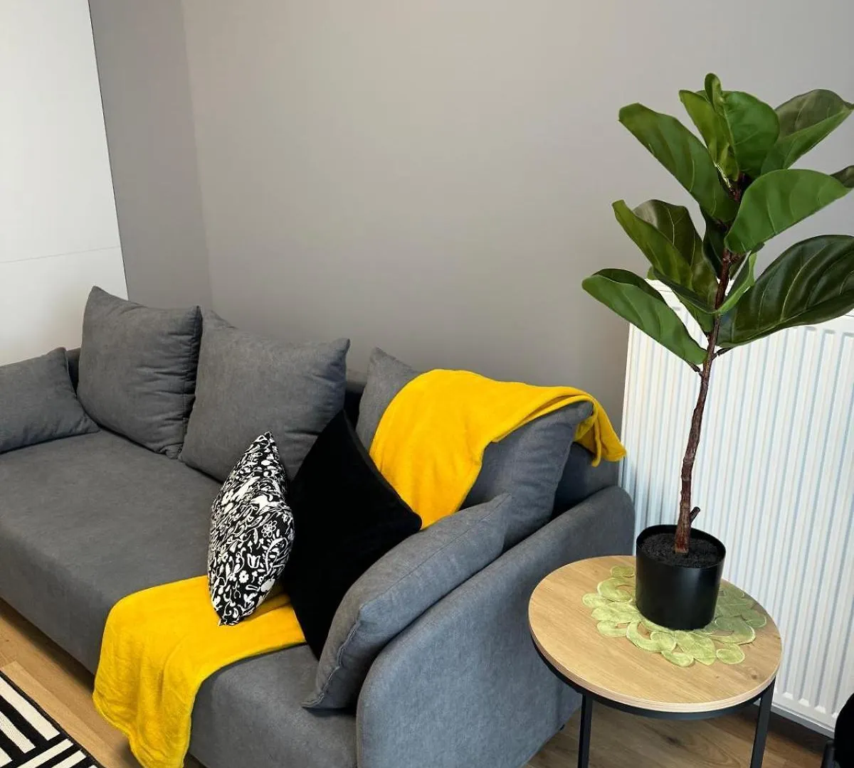 شقة Grey Apartament 2 Pokojowy Z Balkonem W Warszawie وارسو