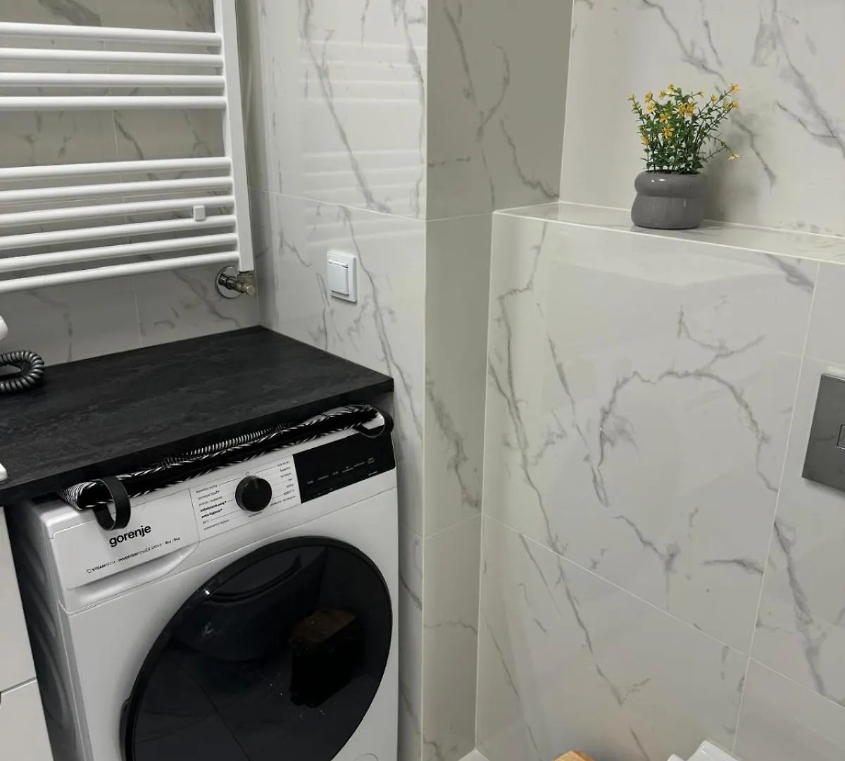 شقة Grey Apartament 2 Pokojowy Z Balkonem W Warszawie وارسو