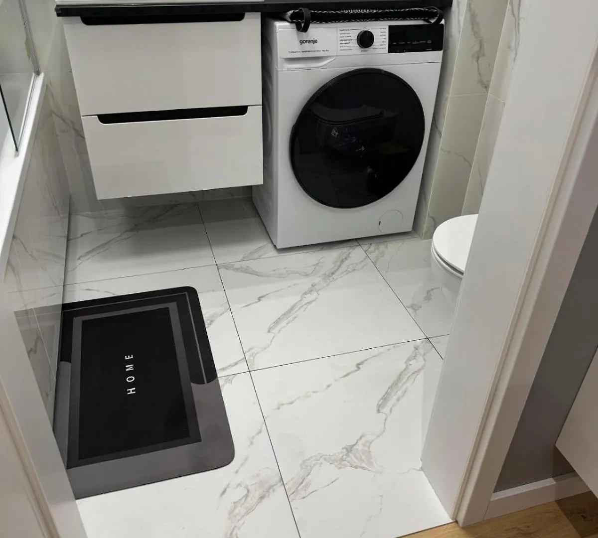 شقة Grey Apartament 2 Pokojowy Z Balkonem W Warszawie وارسو