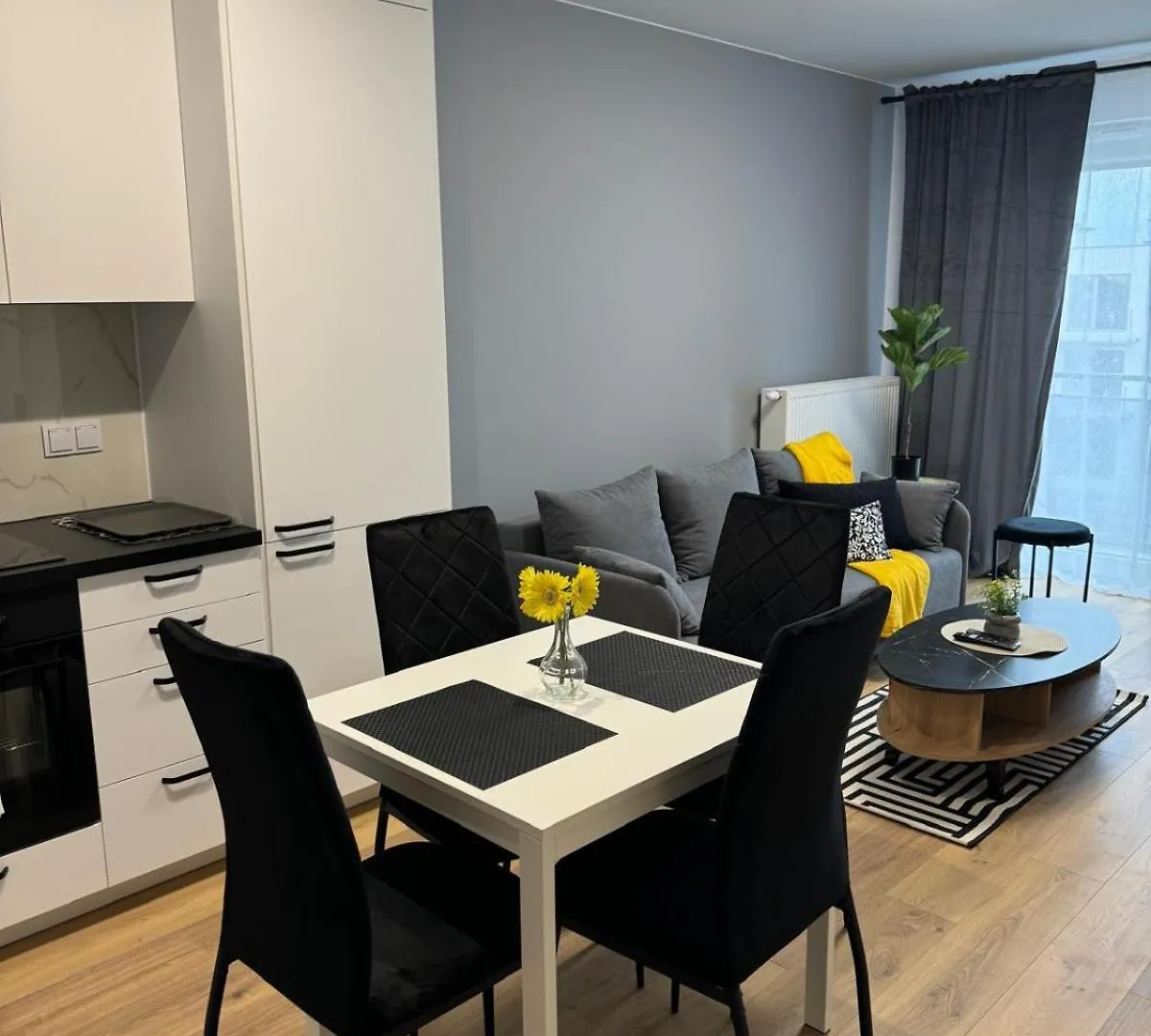شقة Grey Apartament 2 Pokojowy Z Balkonem W Warszawie وارسو