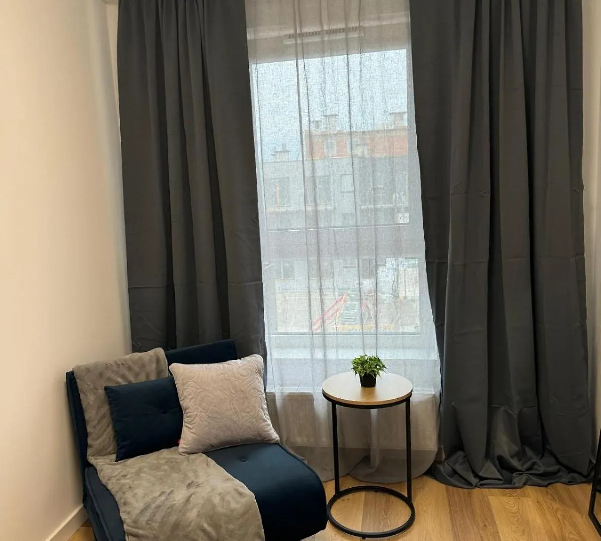 Grey Apartament 2 Pokojowy Z Balkonem W Warszawie وارسو بولندا