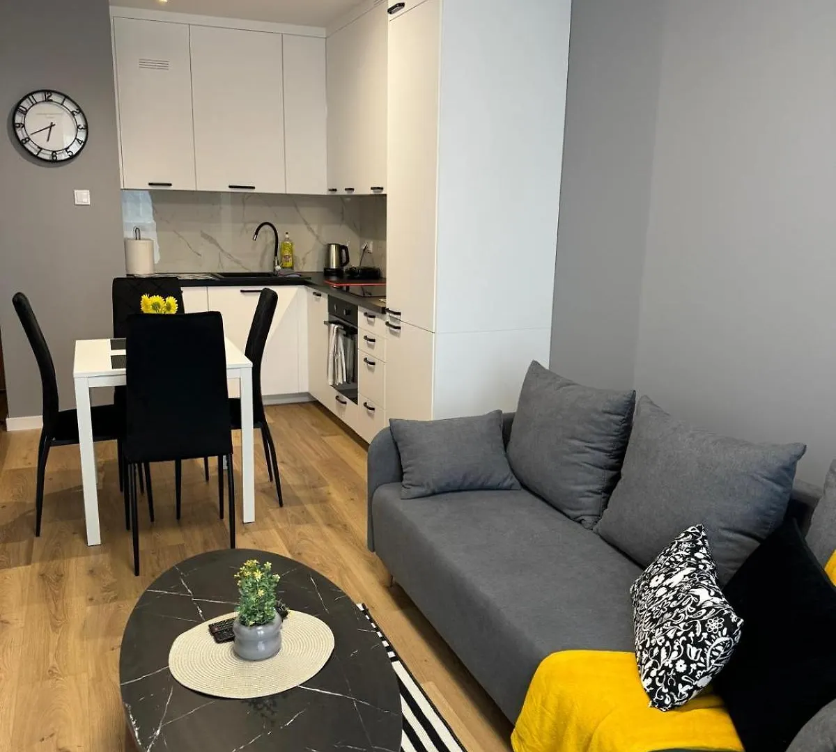 Grey Apartament 2 Pokojowy Z Balkonem W Warszawie Warsaw